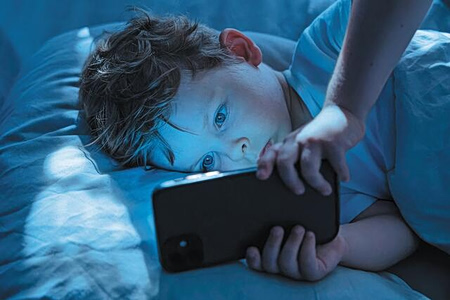 Μπορεί να στηθεί εδώλιο για τα social media στην Ελλάδα; Ο εφιάλτης των εφήβων, η καταδίκη-σταθμός