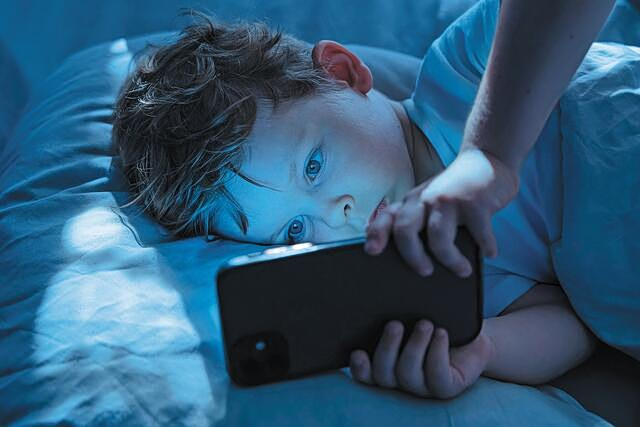 Μπορεί να στηθεί εδώλιο για τα social media στην Ελλάδα; Ο εφιάλτης των εφήβων, η καταδίκη-σταθμός