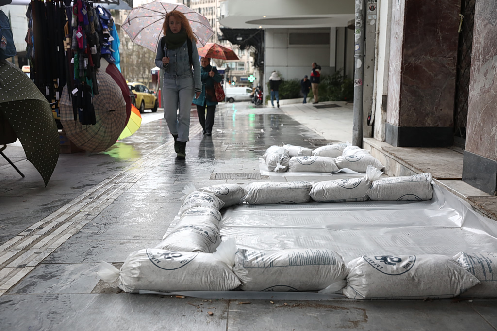 Κακοκαιρία Erminio: 112 στην Αττική – Περιορίστε τις μετακινήσεις