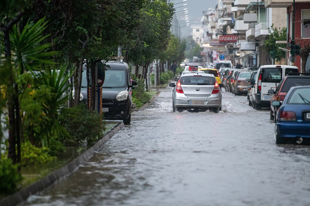 Κακοκαιρία Erminio: Οι περιοχές που θα χτυπήσει, τι θα γίνει στην Αττική – Τα κλειστά τα σχολεία