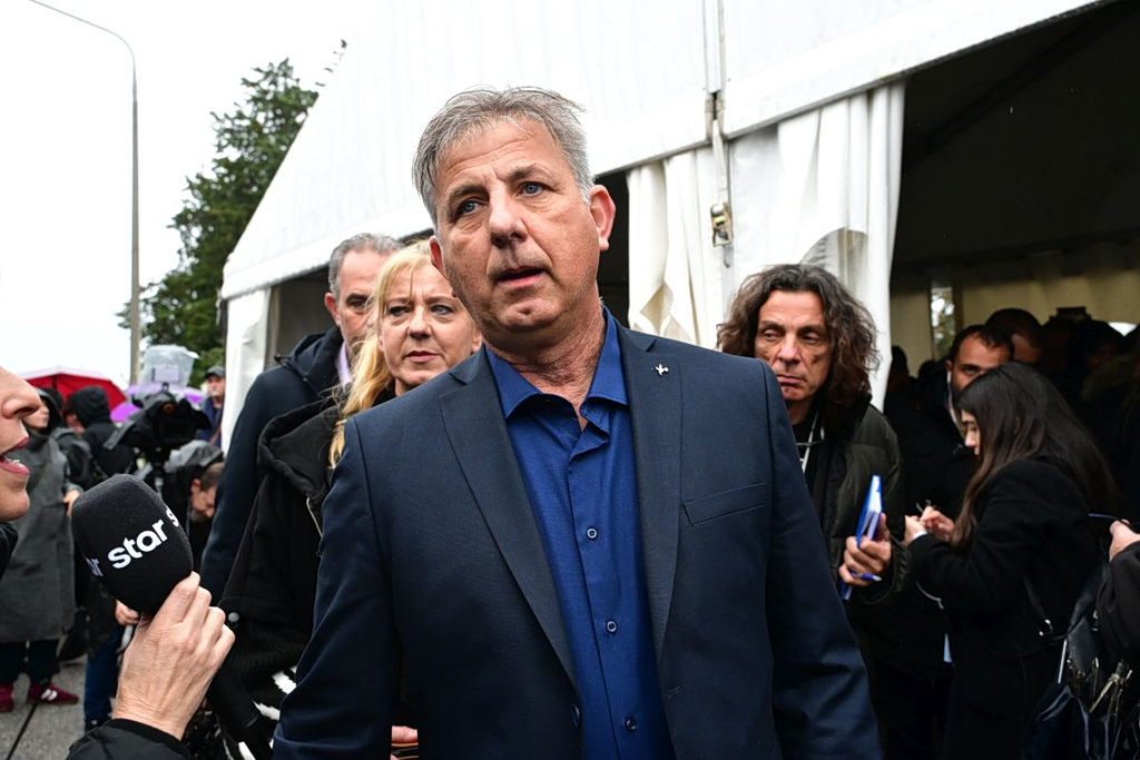 Στη δίκη για τα Τέμπη ο πατέρας του Γεράσιμου: «Έχει φριχτούς πόνους, ζει στο σκοτάδι»