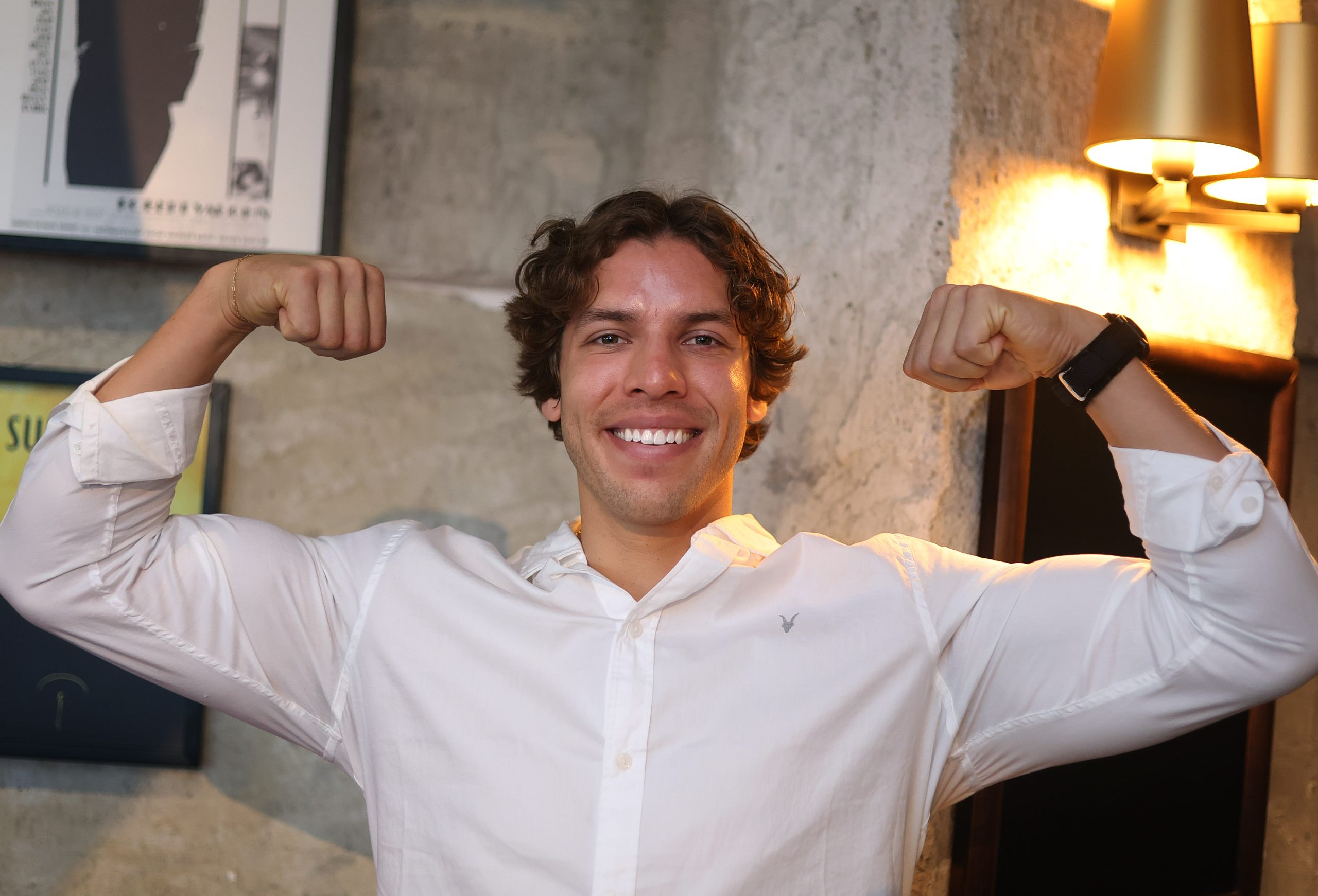 Joseph Baena: Αγνώριστος ο γιος του Arnold Schwarzenegger – Ακολουθεί τα χνάρια του στον πρώτο του αγώνα bodybuilding