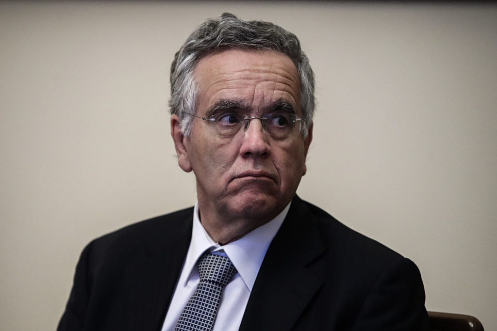 Επίθεση στο σπίτι του Ισίδωρου Ντογιάκου – Υλικές ζημιές σε αυτοκίνητα