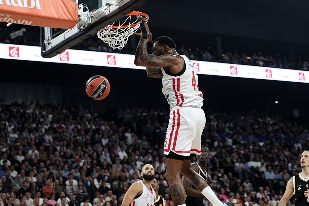 Βιλερμπάν – Ολυμπιακός 74-82: «Πάτησαν» κορυφή οι ερυθρόλευκοι