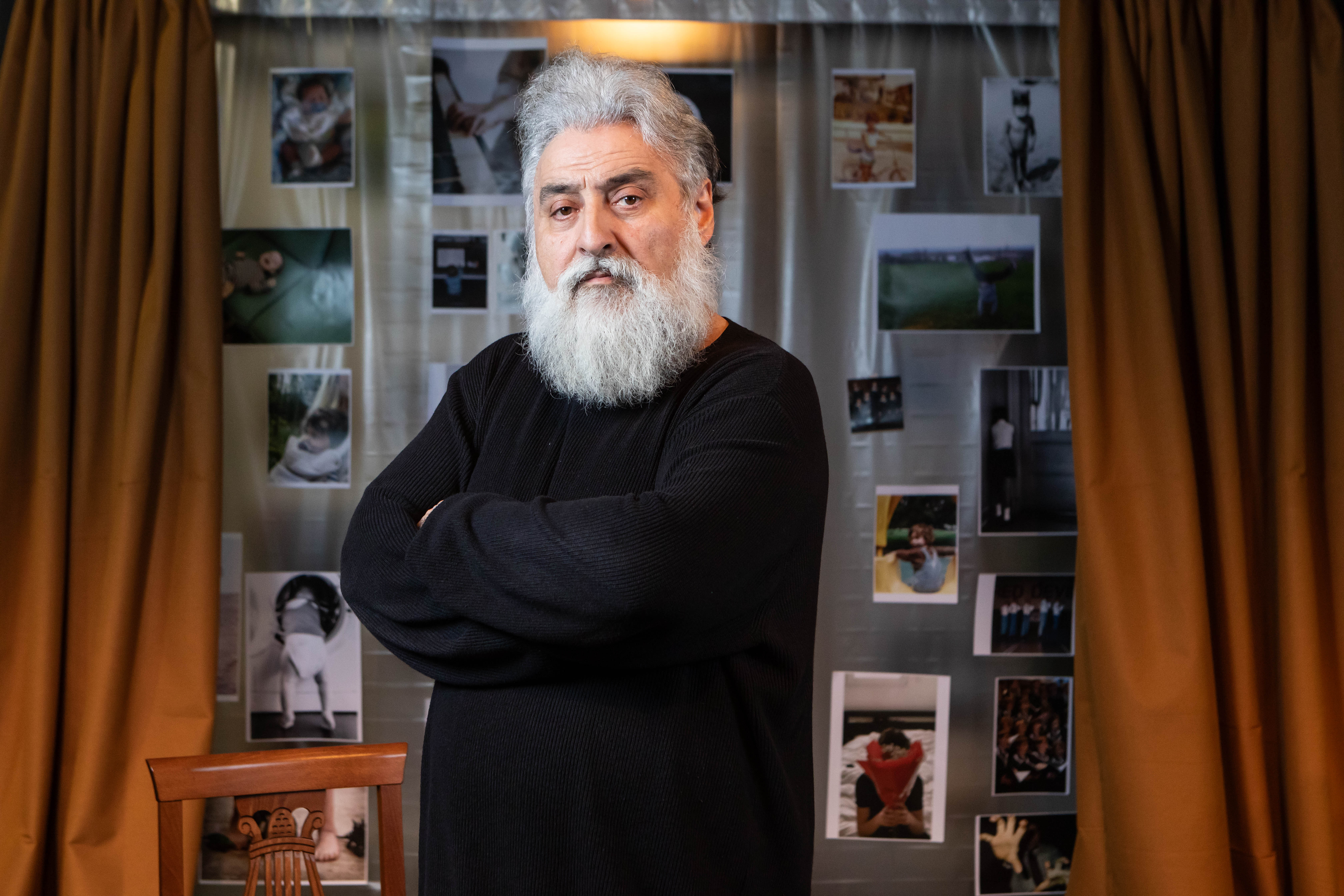 Γιάννης Αναστασάκης: «Ακούγομαι ρομαντικός; Ούτε ειρήνη καλά-καλά δεν έχουμε»