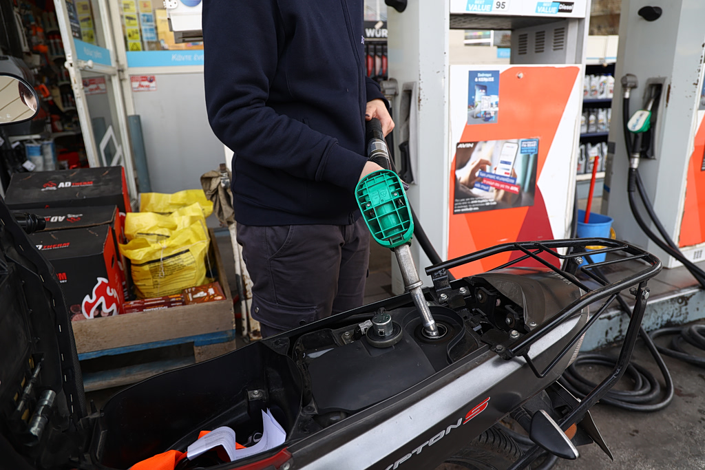 Ερχεται δελτίο στα καύσιμα; Το «πολεμικό σχέδιο» της ΕΕ