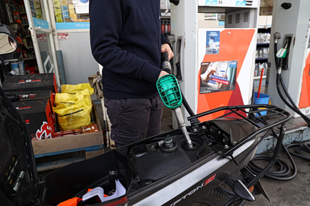 Ερχεται δελτίο στα καύσιμα; Το «πολεμικό σχέδιο» της ΕΕ