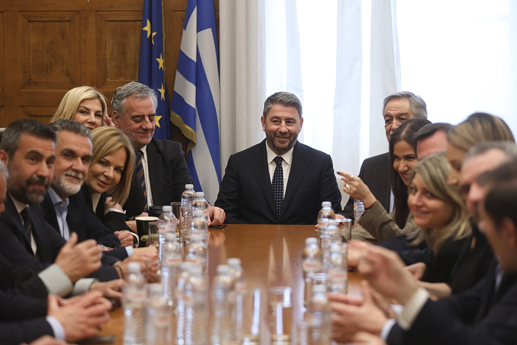 ΠαΣοΚ: Εκλογές και άλλα μικρά μυστικά από την Κοινοβουλευτική Ομάδα