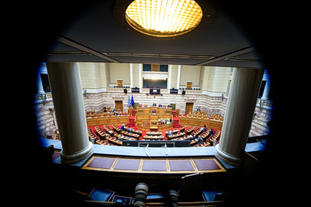 ΟΠΕΚΕΠΕ: Σήμερα η δικογραφία στη Βουλή – Η διαδικασία, η στάση της αντιπολίτευσης