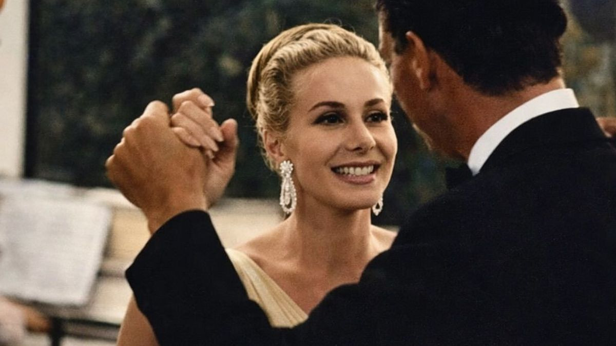 Let’s Dance: Ο επιβλητικός χορός της Τίνας Λιβανού σε νυχτερινή έξοδο