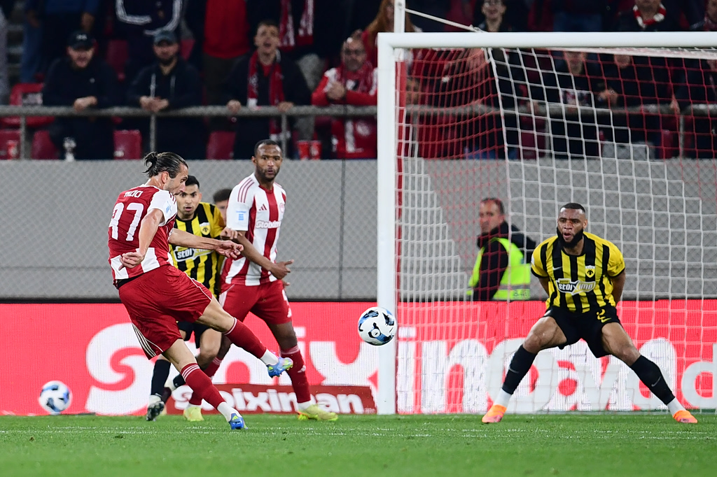 Ολυμπιακός – ΑΕΚ: Το ακυρωθέν γκολ του Γιαζίτζι στο 90+7′