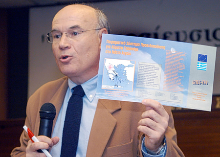 Καμπανάκι Παπαδόπουλου για το μπαλκόνι στην Κόρινθο: «Θανατηφόρες αμέλειες»