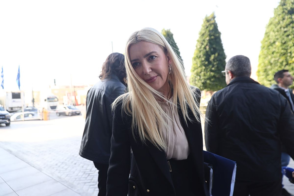 «Δεν έχω μούτρα για τον Γιώργο»: Νέοι διάλογοι Αραμπατζή και Μελά – Οι πολιτικοί και οι… τεχνοκράτες