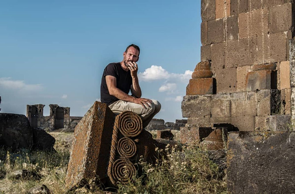 Ιάσων Αθανασιάδης: Η ιρανική κοινωνία έχει αλλεργία στις υποδείξεις – Από τα θρανία της Τεχεράνης στην απομόνωση