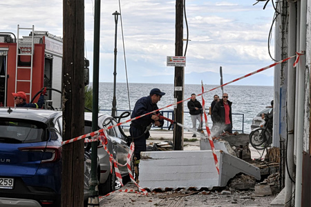 Κόρινθος: 2,5 τόνοι το μπαλκόνι που σκότωσε την 43χρονη – Σειρά παρανομιών