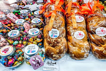 Εορταστικό ωράριο: Κυριακή των Βαΐων με ανοιχτά καταστήματα