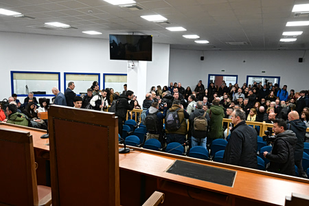 Δίκη για τα Τέμπη: Συνεχίζεται σήμερα η διαδικασία των νομιμοποιήσεων – Τι προβλέπει η διαδικασία, το αίτημα για μετάδοση