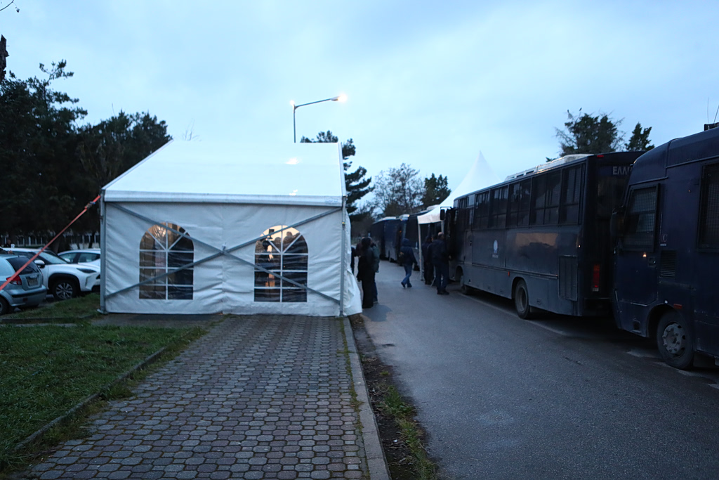 Συνεχίζεται σήμερα η δίκη για τα Τέμπη – Τι προβλέπει η νέα διάταξη, to αίτημα για μετάδοση – Συνεχής ενημέρωση