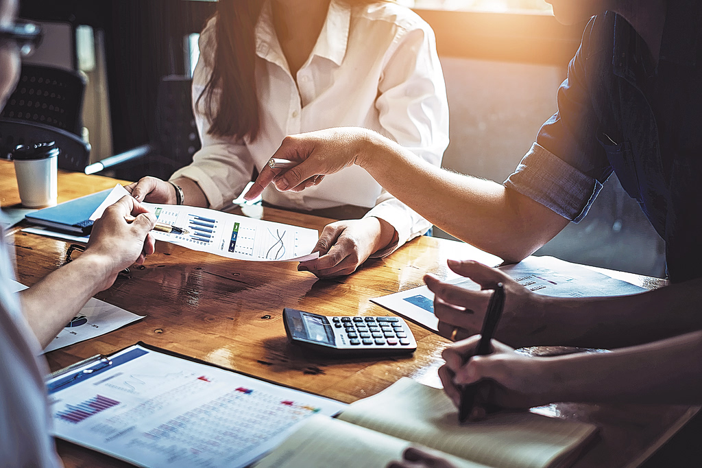 Ελληνική αγορά: «Παίζει άμυνα» και ελπίζει – Τα business plan