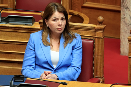 Κατερίνα Παπακώστα: «Ζητώ την άρση της ασυλίας μου – Δεν πρόκειται να συμμετάσχω στις επόμενες εκλογές»