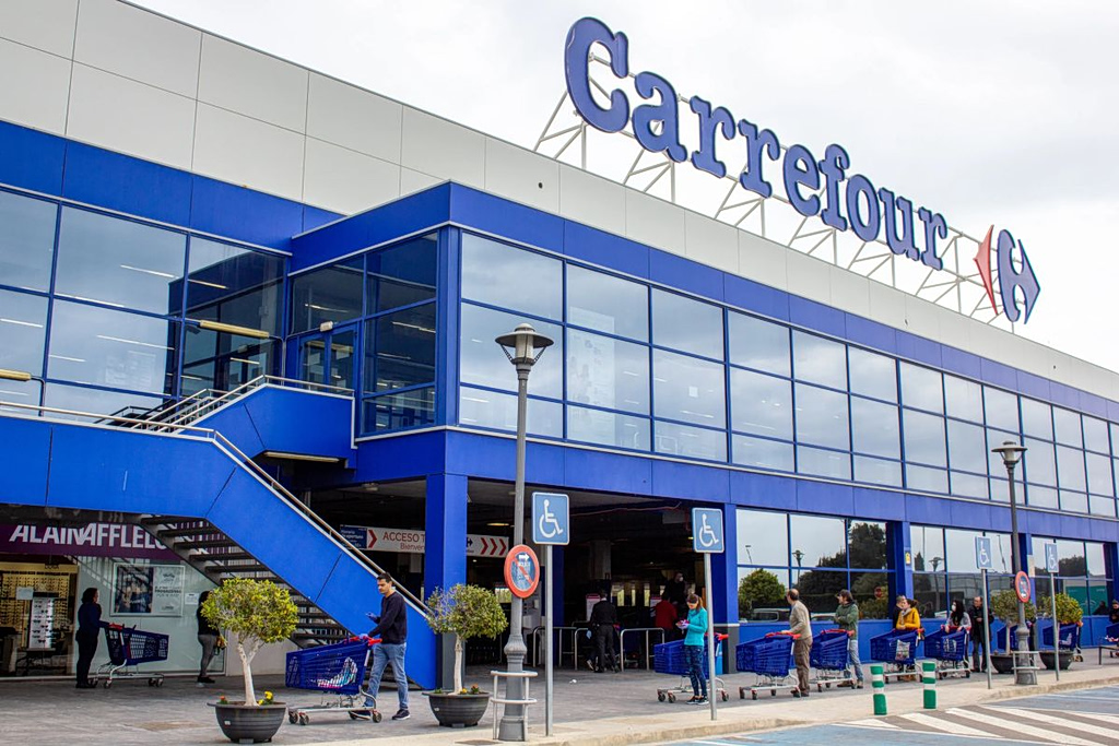 Carrefour: Το σχέδιο ανασύνταξης και το deal με τη Motor Oil