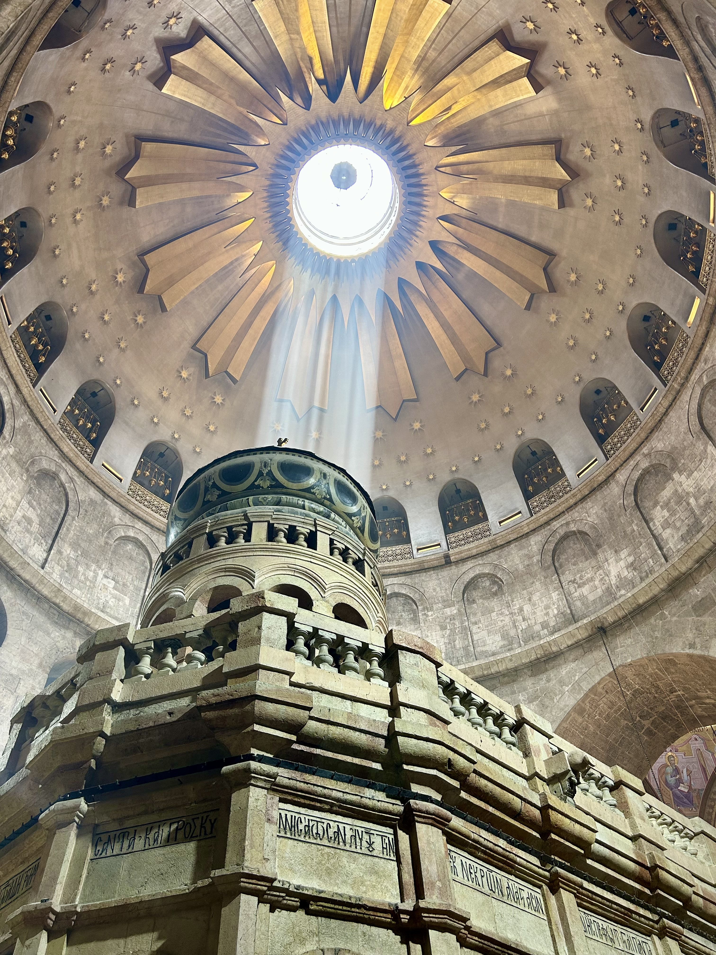 Η διπλωματία του Αγίου Φωτός: Πίστη, γεωπολιτική και το plan C της φετινής αφής