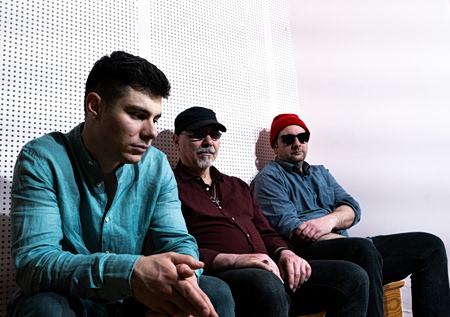 Spaceship Trio: Το fusion διαστημόπλοιο που θα μας σώσει