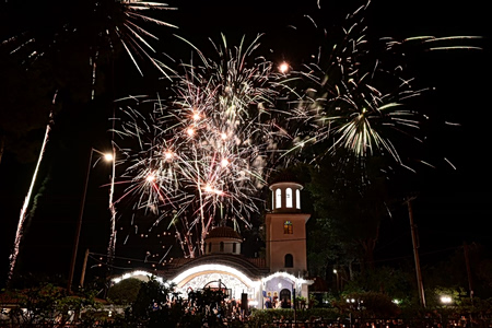 Με τι καιρό θα κάνουμε Πάσχα; Η τελική πρόγνωση για Επιτάφιο, Ανάσταση και κυριακάτικο τραπέζι