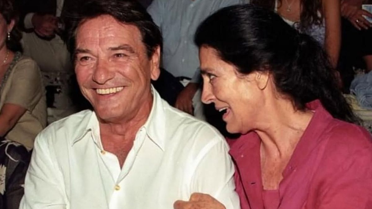 Χρυσοί Έλληνες: Ο Νίκος Κούρκουλος και η Ειρήνη Παπά ως θεατές στην Επίδαυρο το 1998