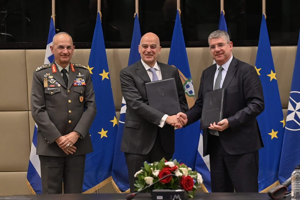 Συνεργασία ΥΠΕΘΑ – Ευρωπαϊκής Τράπεζας Επενδύσεων για 40 στρατόπεδα-κλειδιά