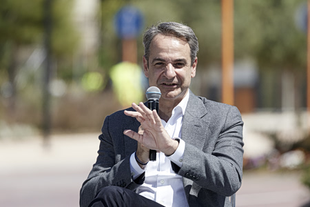 Στο γηροκομείο Αθηνών ο Κυριάκος Μητσοτάκης – «Να επισκευάσουμε όλα τα κτήρια του»