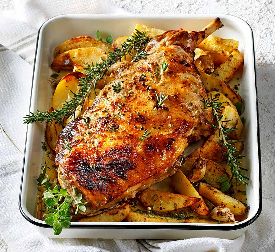 Αρνί στο φούρνο με πατάτες της Αργυρώς