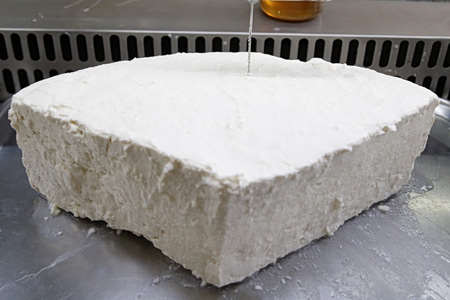 Καμπανάκι του ΕΦΕΤ για φέτα με Listeria monocytogenes