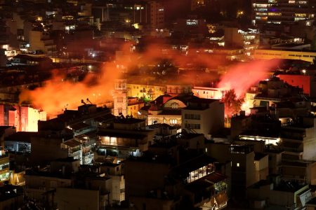 ΓΑΔΑ: 14 συλλήψεις το βράδυ της Ανάστασης – Κατασχέθηκαν μολότοφ και φωτοβολίδες