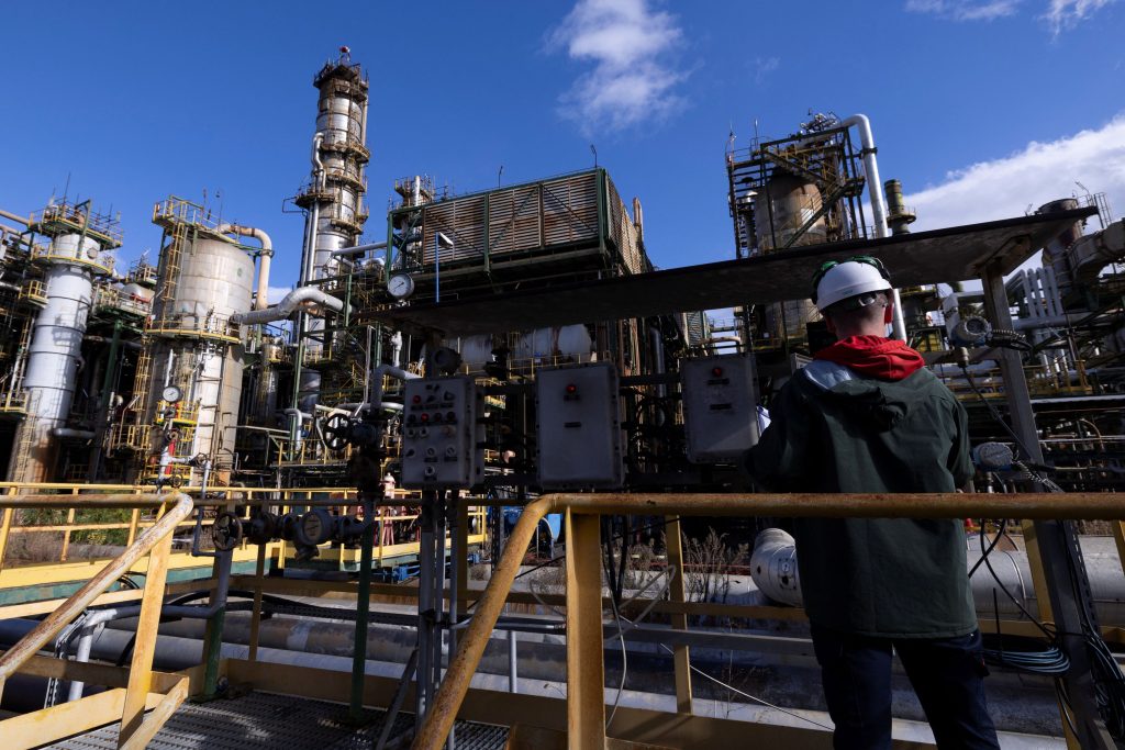 Παγκόσμια οικονομία: Μπορεί να αποφευχθεί η ύφεση μετά το σοκ στη Μέση Ανατολή;