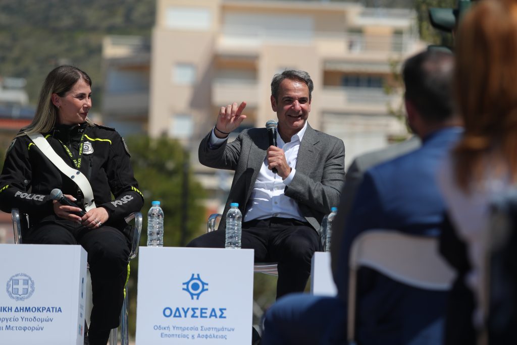 Μουσικές καρέκλες ή κυβέρνηση;