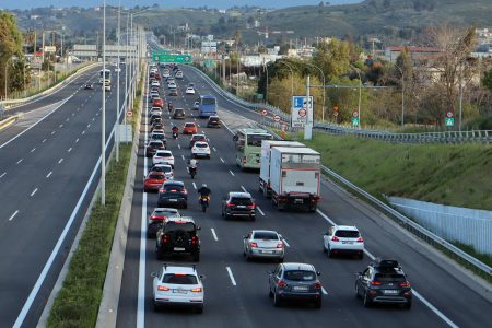 Μετ’ εμποδίων η επιστροφή του Πάσχα: Πού εντοπίζονται τα μεγαλύτερα προβλήματα στο οδικό δίκτυο