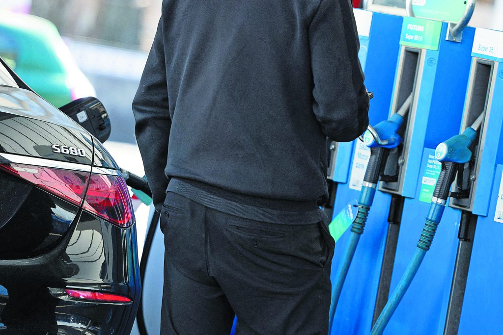 Ερχεται Μάιος με άδεια βενζινάδικα; Το φάντασμα του Ορμούζ πάνω από την Ευρώπη