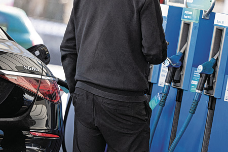 Ερχεται Μάιος με άδεια βενζινάδικα; Το φάντασμα του Ορμούζ πάνω από την Ευρώπη