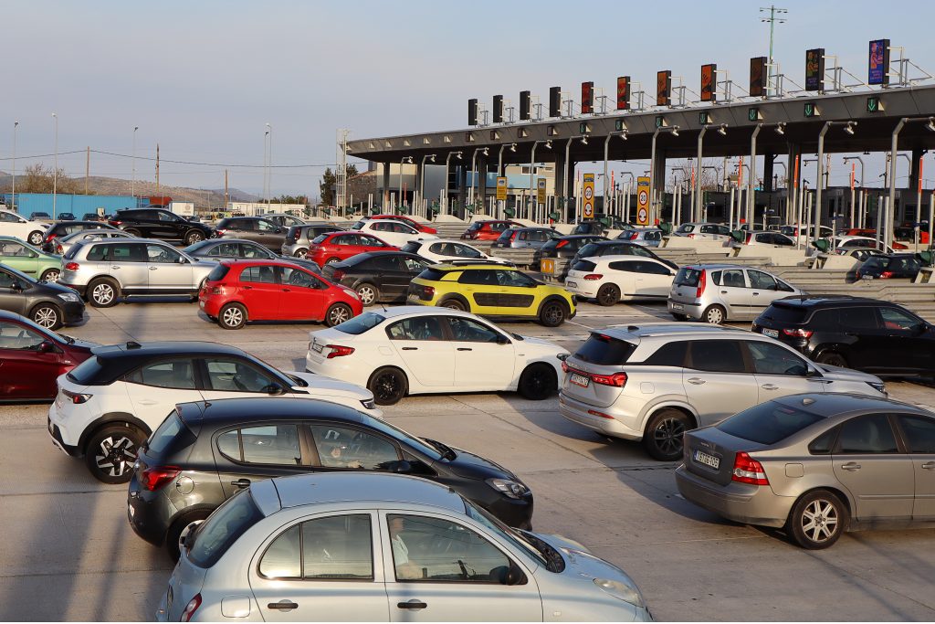 Πάσχα 2026: Κορυφώνεται η επιστροφή – «Απόβαση» στα λιμάνια και ουρές χιλιομέτρων στις ε.ο.