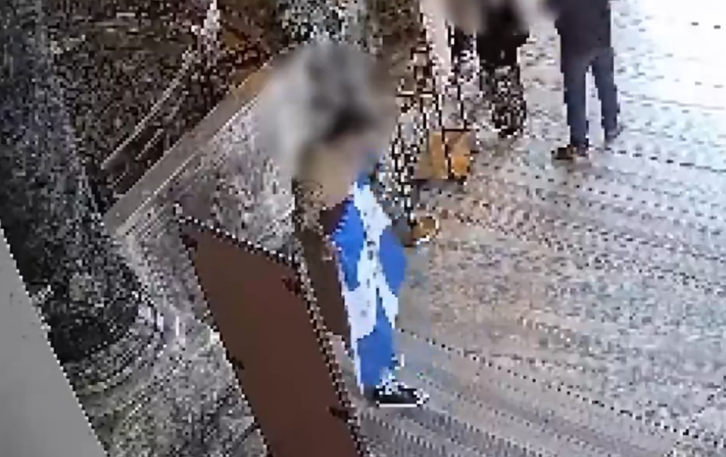 Σύλληψη ζευγαριού Ελλήνων στην Κωνσταντινούπολη – Άνοιξαν ελληνική σημαία μέσα στην Αγία Σοφία