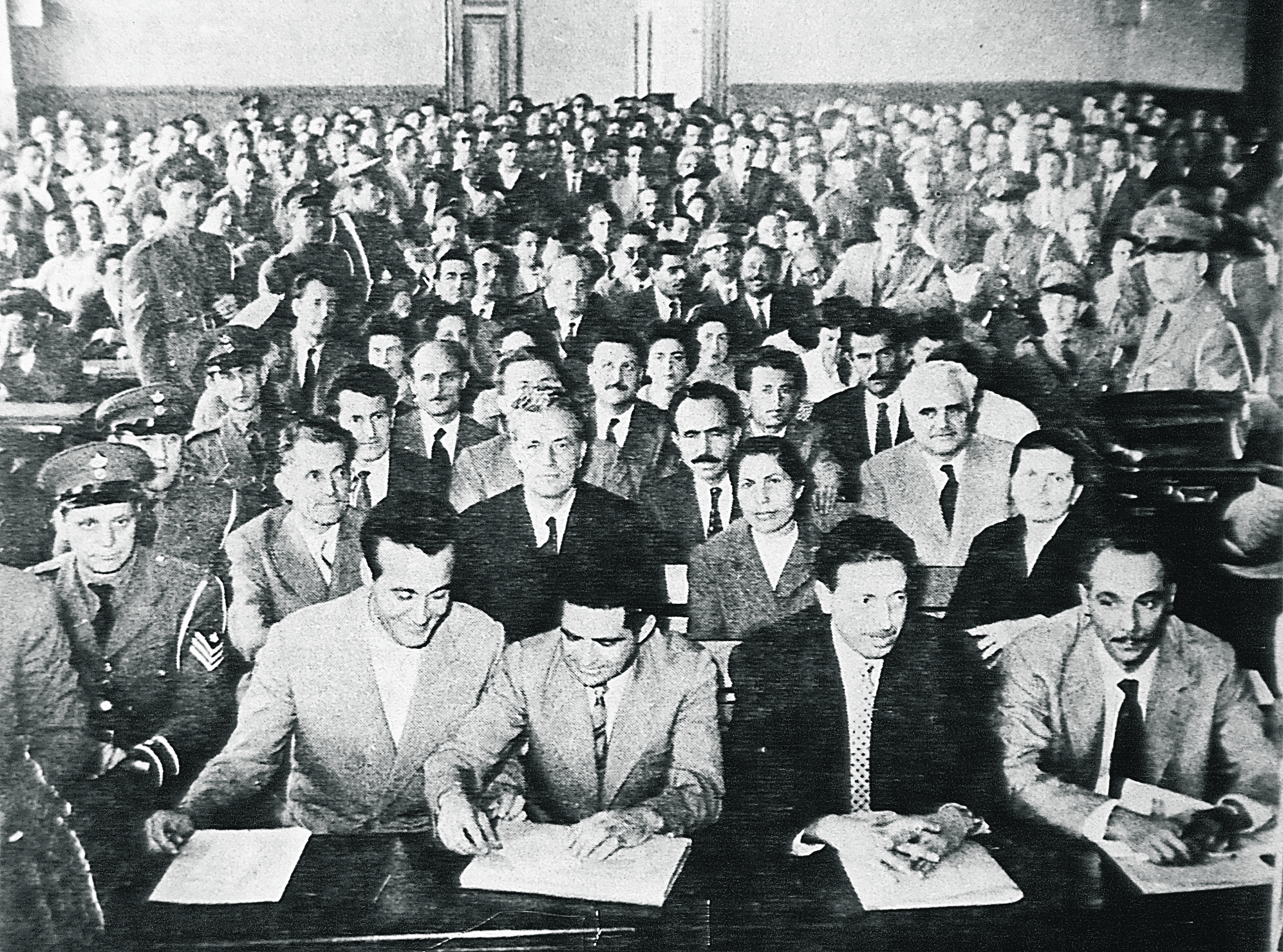 Οταν η ΚΥΠ πανηγύριζε για τη σύλληψη Φλωράκη – Τα απόρρητα έγγραφα, ο Μπελογιάννης και οι πράκτορες