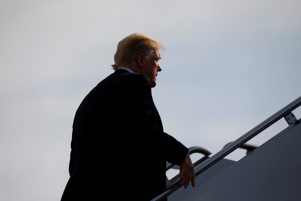 United Airlines: Ο CEO συζήτησε με τον Τραμπ σχέδια συγχώνευσης με την American Airlines