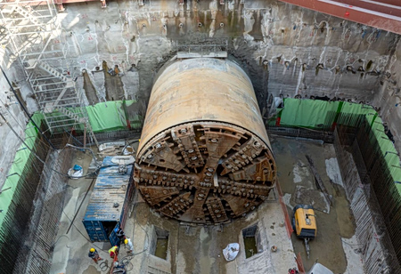 Κυψέλη: Τι φταίει για το τσιμέντο που κάλυψε 3 δρόμους