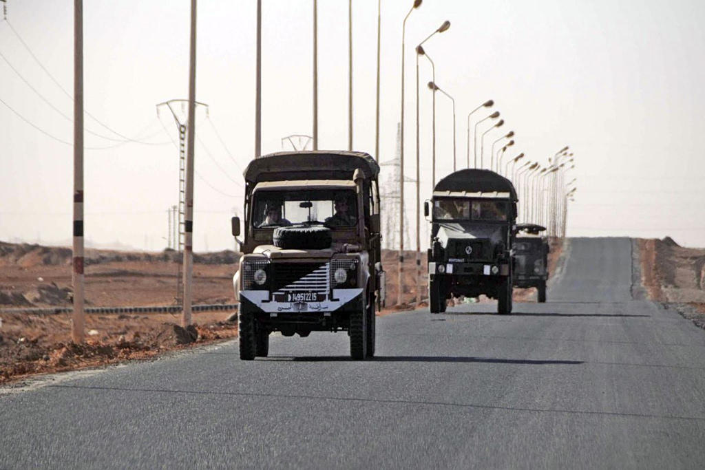 Ο Τραμπ επιστρατεύει τις αυτοκινητοβιομηχανίες για παραγωγή πυραύλων και drones