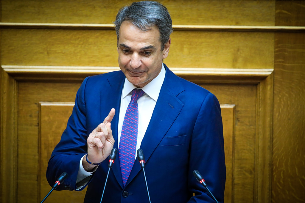 Μητσοτάκης: «Φυγή προς τα εμπρός» με… παράφραση του ονόματος  του Ντίλιαν και απόπειρες κατευνασμού των «γαλάζιων» βουλευτών