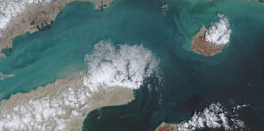 Kινητικότητα σε Περσικό και Στενά – Τάνκερ σπεύδουν σε ιρανικά λιμάνια, πλοία φεύγουν