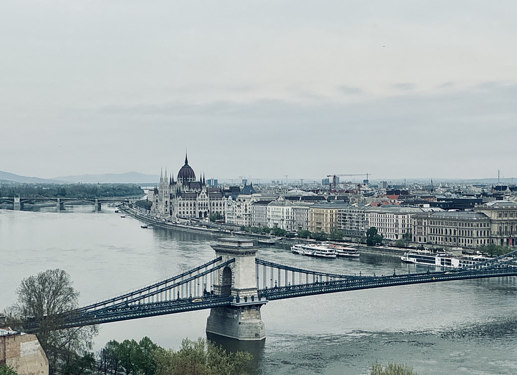 Βουδαπέστη: Μια βόλτα μετά τις εκλογές