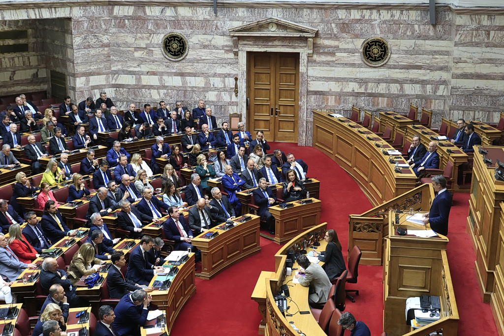 Ο μαρασμός της Βουλής