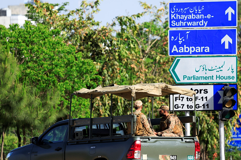 Τραμπ για Ιράν: Στο Πακιστάν οι αμερικανοί διαπραγματευτές – «Θα γκρεμίσω κάθε γέφυρα, αν δεν υπάρξει συμφωνία»